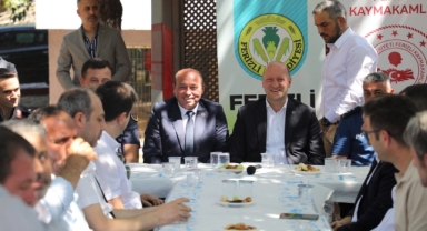 Ferizli'de Bayramlaşma Coşkusu