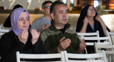 Saatler 03.02’de Eller Semaya Açıldı