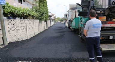 Serdivan’da Asfalt Mesaisi Sürüyor