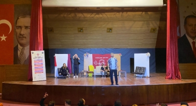 Serdivan Kültür Sanat Yılı Tiyatro ile Uğurladı
