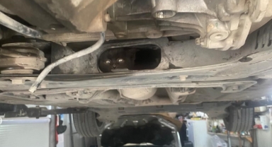 Otomobilin Motoruna Giren Kediyi Tamirci Kurtardı