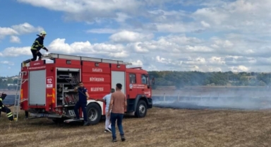 Anız Yangınında 3 Dönüm Alan Kül Oldu
