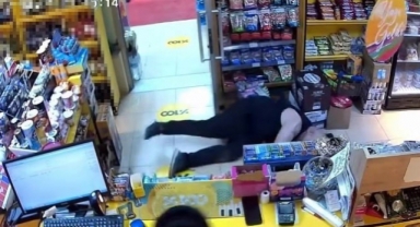 Gülerken Bir Anda Yere Yığıldı, Hayatını Kaybetti