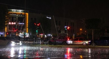 Sağanak Yağmur 45 Kilogram Yağış Bıraktı