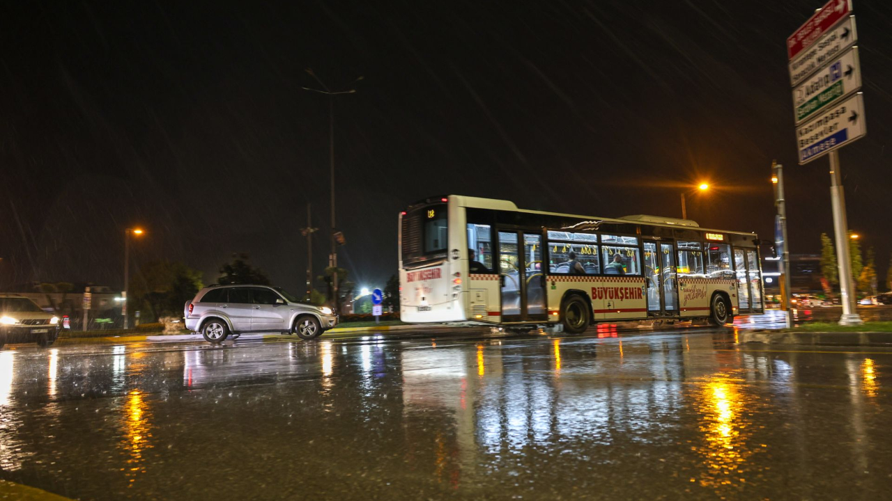 Sağanak Yağmur 45 Kilogram Yağış Bıraktı
