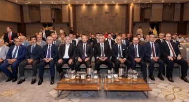 Sakarya, MÜSİAD’ın sağlık zirvesinde güçlü temsilini gösterdi