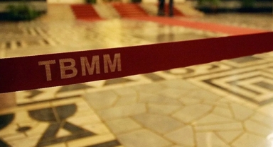 TBMM Önünde 'Beyaz Toros' Yakan Şahıs Tutuklandı!