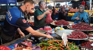 Zabıta Ekiplerinden Pazar Tezgahlarına Sıkı Denetim!