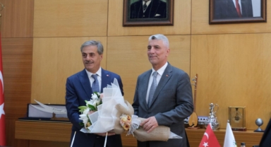 Bakan Bolattan Büyükşehir Belelediyesine Zİyaret