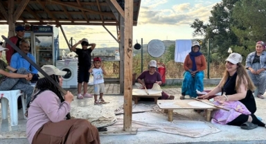 Çocukların Eğitimi Ve Sağlığı İçin Sahadaydılar