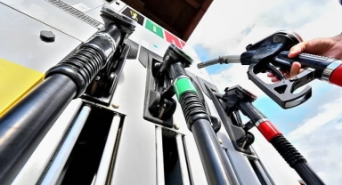 KDV’de Yeni Düzenleme: Akaryakıtta Fark Kaldırıldı, Turizmde Avantajlar Uzatıldı