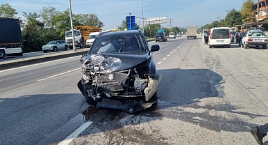 Akyazı'da Korkutan Kaza: 2 Yaralı