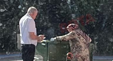 Eski Başkan'dan Duygulandıran Hareket