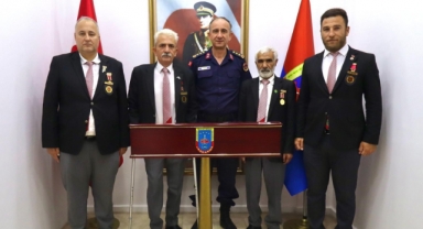 Gaziler Ve Şehit Ailelerinden İl Jandarma Komutanı Erbağ’a Ziyaret