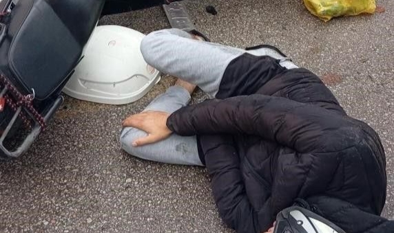 Motosiklet Ve Otomobil Kafa Kafaya Çarpıştı: 1 Yaralı