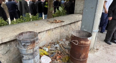 Tarihi Caminin Önündeki Kirlilik Vatandaşları Rahatsız Etti