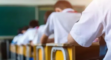 Okullarda 'Yılbaşı' Yasağı: Kutlama Ve Çekilişlere İzin Yok