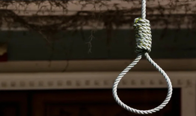 Evinin Bahçesinde Asılı Halde Bulundu