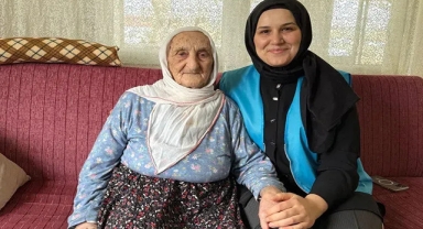 Karasu Asırlık Çınarını Kaybetti