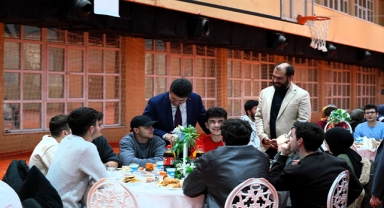 SUBÜ’lü Öğrenciler İftar Sofralarını Paylaştı