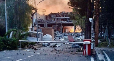 İran'ın 100 Yıllık Araştırma Merkezi Vuruldu!