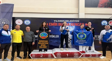 Serdivan’ın Karatecilerinden Madalya Yağmuru