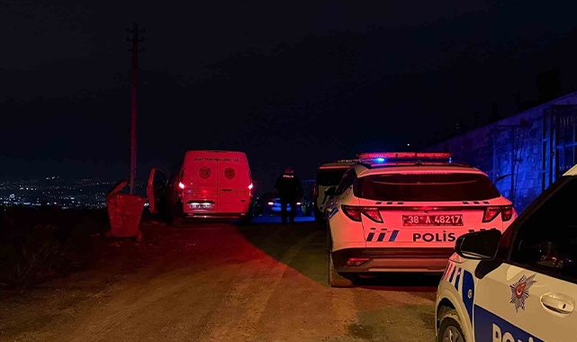 Arkadaşına Mesaj Attıktan Sonra Tepelik Alanda Tüfekle İntihar Etti