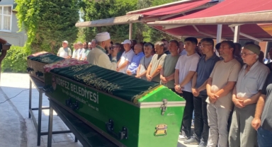 Tatil Yolunda Can Veren Anne Ve Kızı Toprağa Verildi