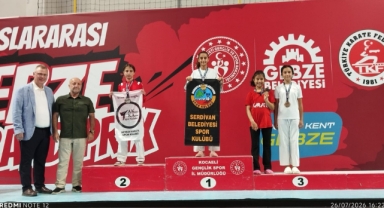 Serdivan Belediyesi Spor Kulübü Karate Takımı'ndan Gebze'de Büyük Başarı