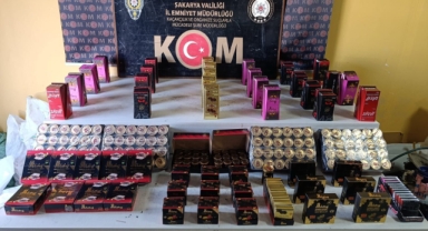 Serdivan'da Bir İş Yerinde Gümrük Kaçağı Cinsel İçerikli Ürün Ele Geçirildi